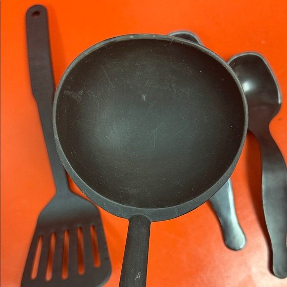 Black Kitchen Utensil Set - Picture 5 of 8